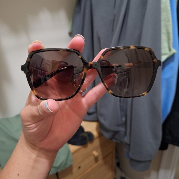 Tortoise Shell Square Sunglasses - Picture 1 of 2